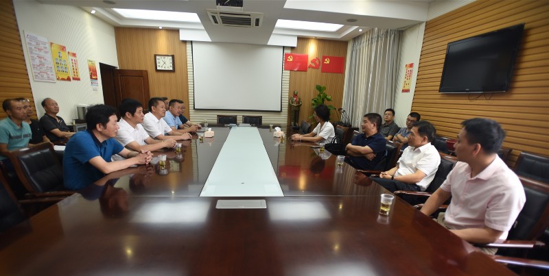 座谈会_副本.jpg