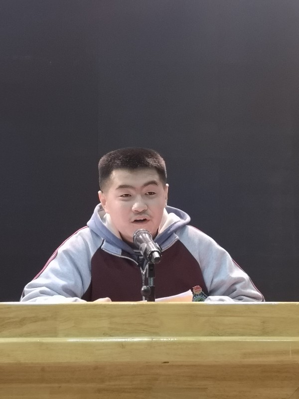 优秀学生代表陈宇轩发言.jpg