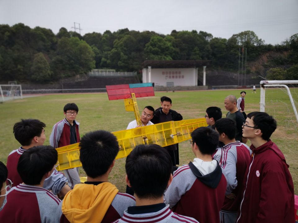 航模表演2.jpg 航模表演2.jpg
