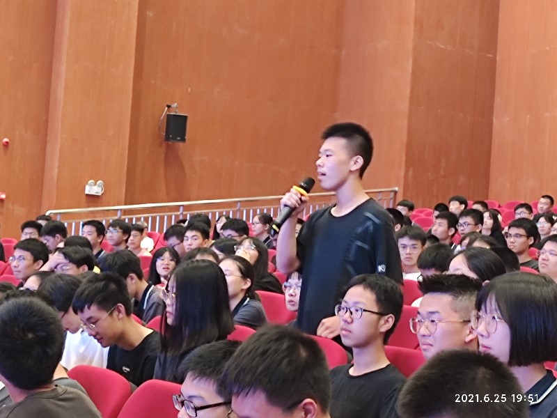 尹子龙.jpg 尹子龙.jpg