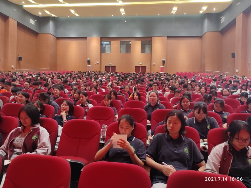 听会学生.jpg 听会学生.jpg