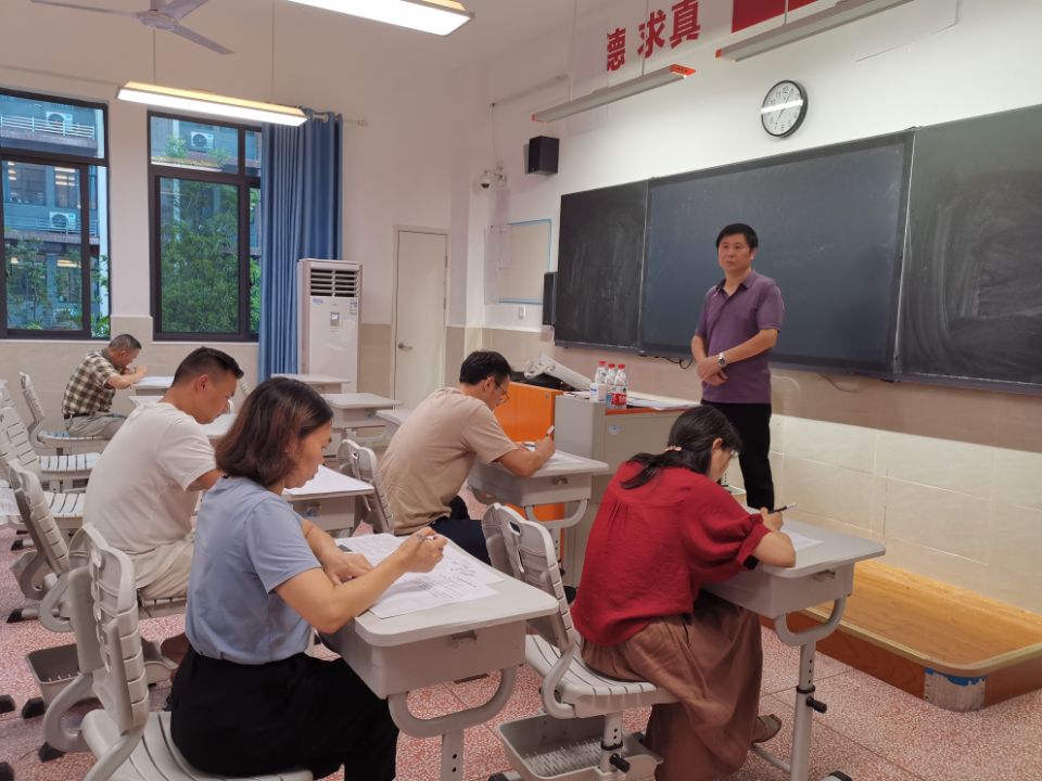 张书记.jpg