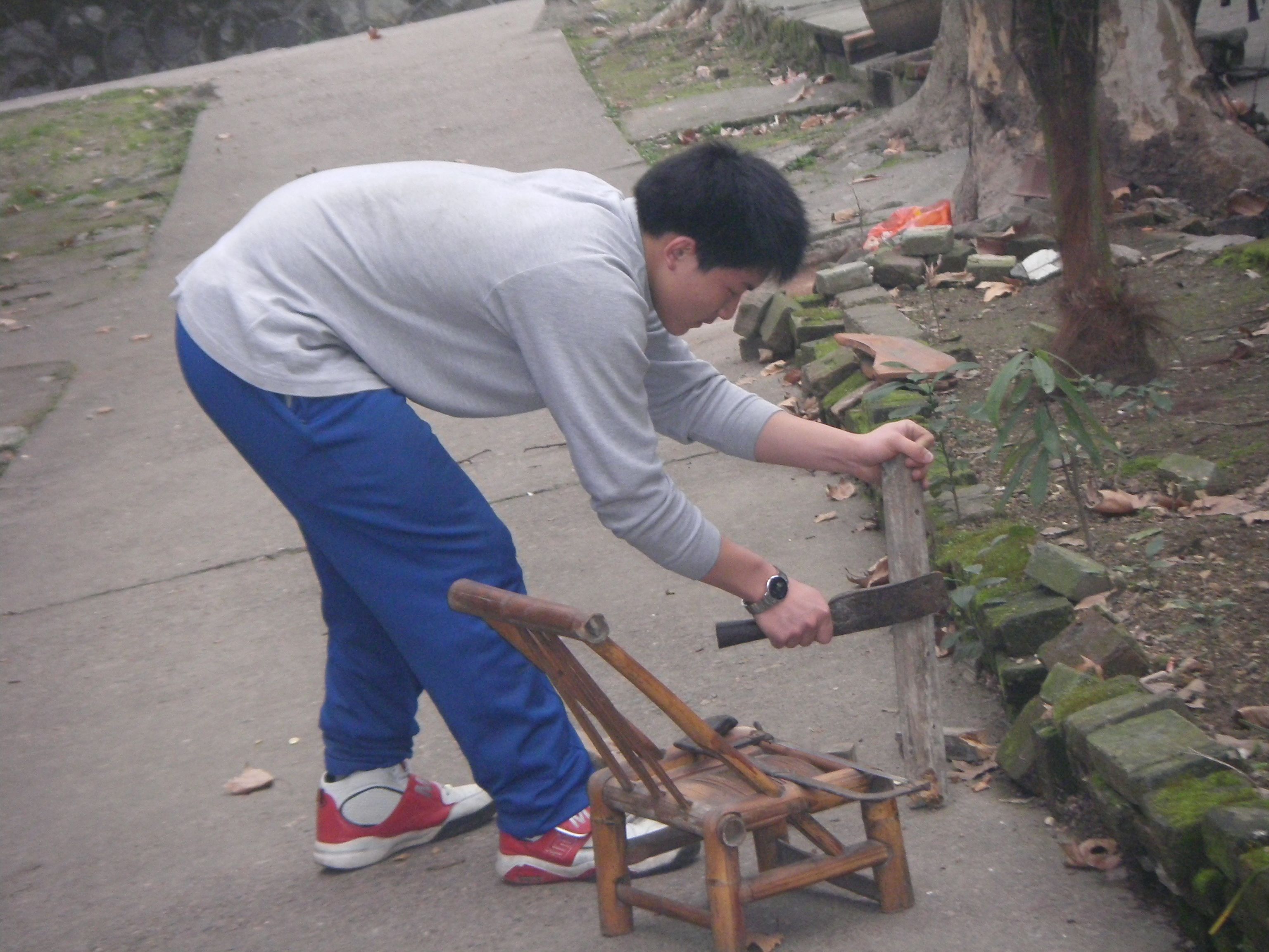 我帮奶奶你干点儿活！